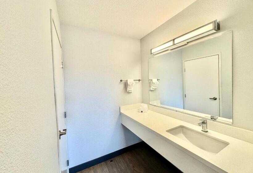 غرفة ديلوكس سرير كينج, Motel 6bellflower, Ca  Los Angeles