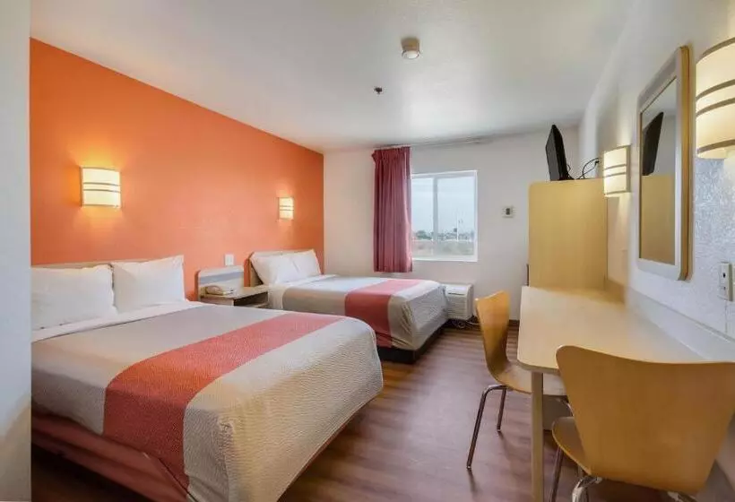 スタンダードルーム, Motel 6 Lemoore, Ca