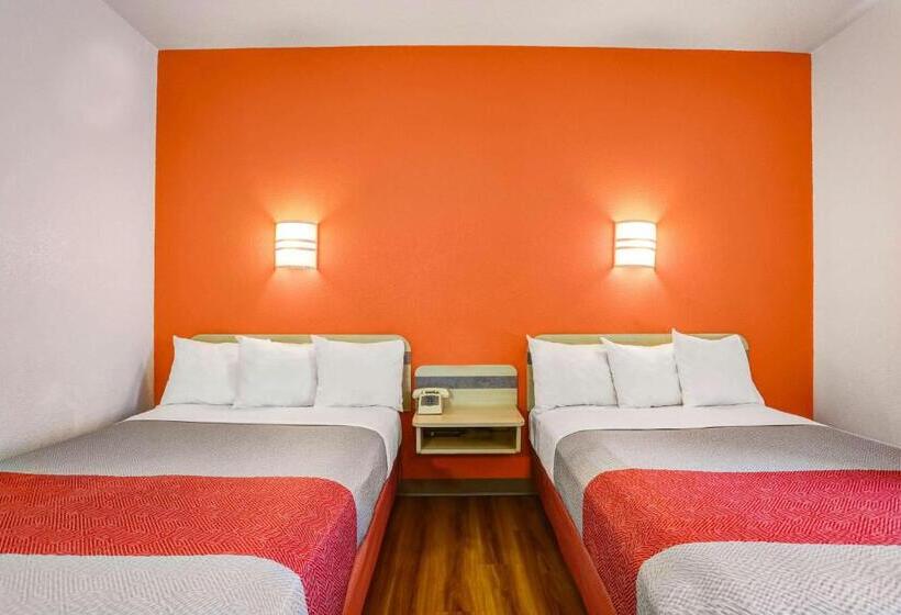 スタンダード４人部屋, Motel 6 Lemoore, Ca