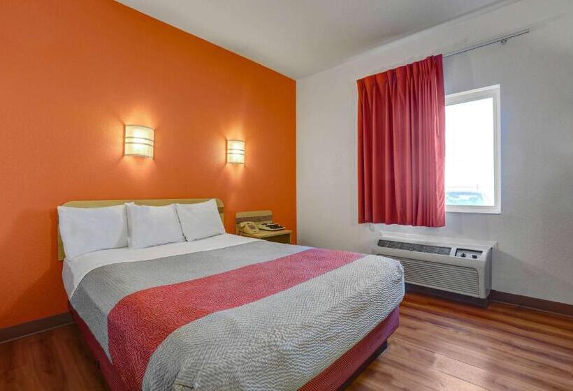 身障者適用スタンダードルーム, Motel 6 Lemoore, Ca