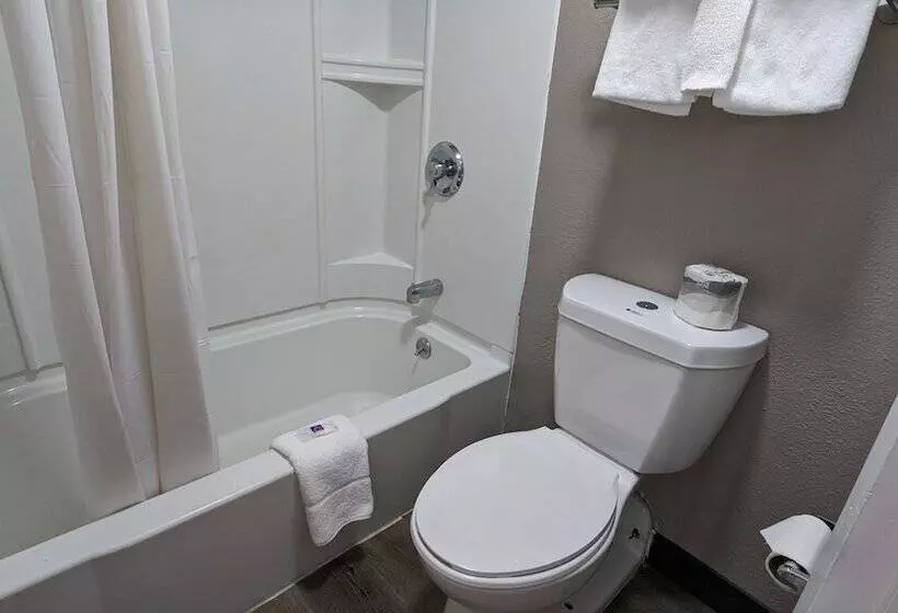 ２ダブルベッドのスタンダードルーム, Motel 6 Leominster, Ma