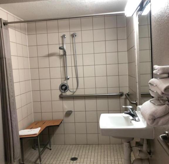 适合残疾人使用的标准间, Motel 6nogales, Az  Mariposa Road