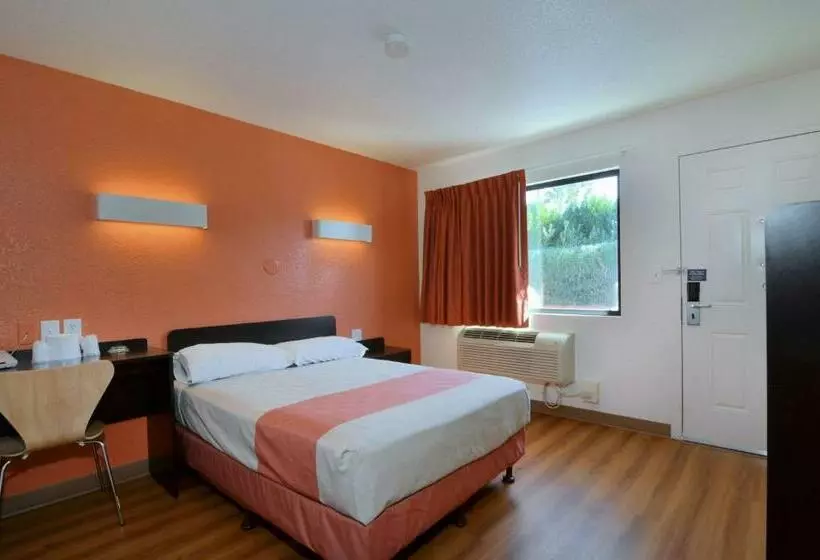 身障者適用スタンダードルーム, Motel 6palm Desert, Ca Palm Springs Area