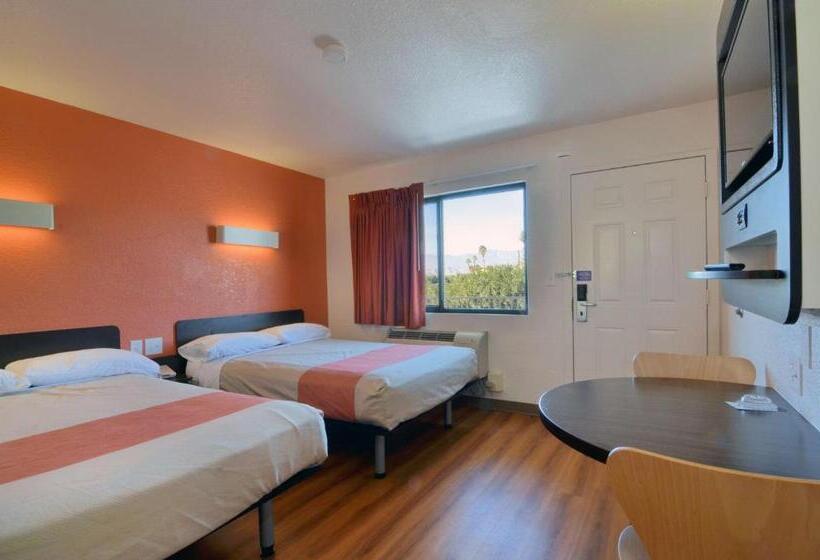 Четырехместный Номер Deluxe, Motel 6palm Desert, Ca  Palm Springs Area