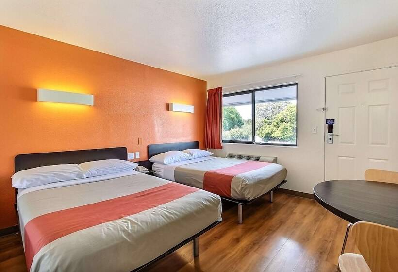 غرفه قياسيه سريرين مزدوجين, Motel 6 Sunnyvale, Ca   South