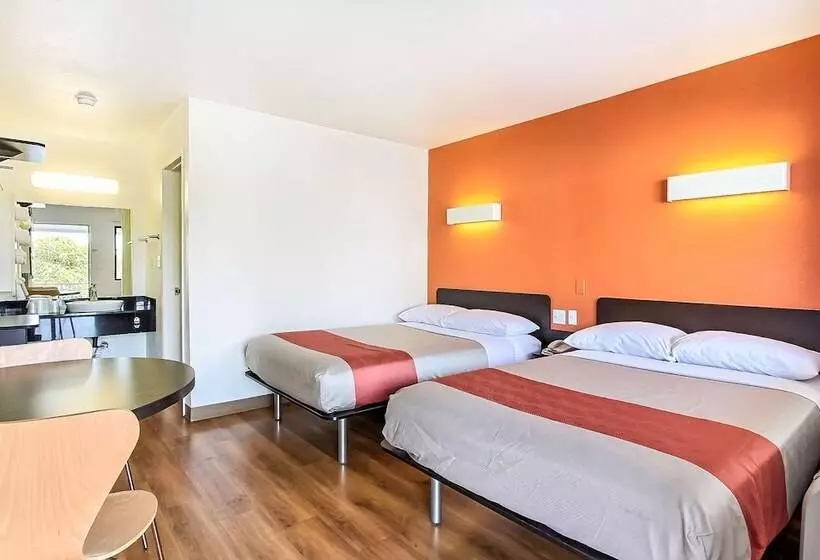 ２ダブルベッドのスタンダードルーム, Motel 6 Sunnyvale, Ca   South