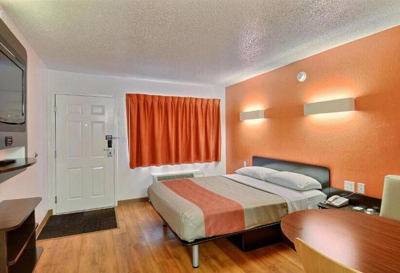 غرفة قياسية لذوى الاحتياجات الخاصة, Motel 6tewksbury, Ma  Boston