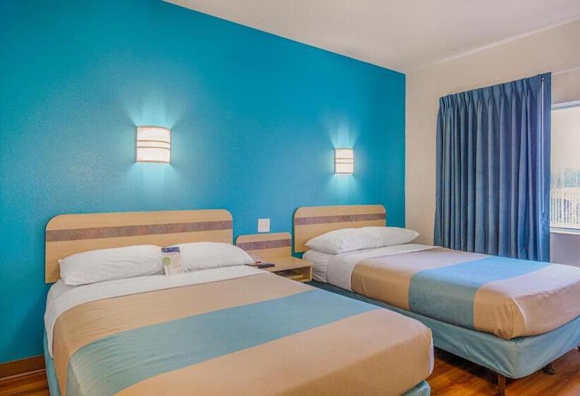 חדר דחוקס עם מיטת קינג, Motel 6caseyville, Il  Caseyville Il