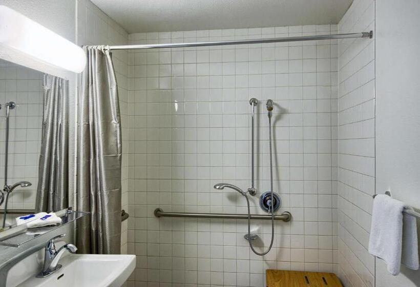 장애인을 위한 스탠다드 룸, Motel 6everett, Wa  North