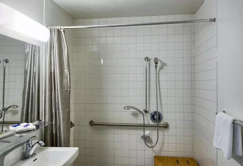 身障者適用スタンダードルーム, Motel 6everett, Wa  North