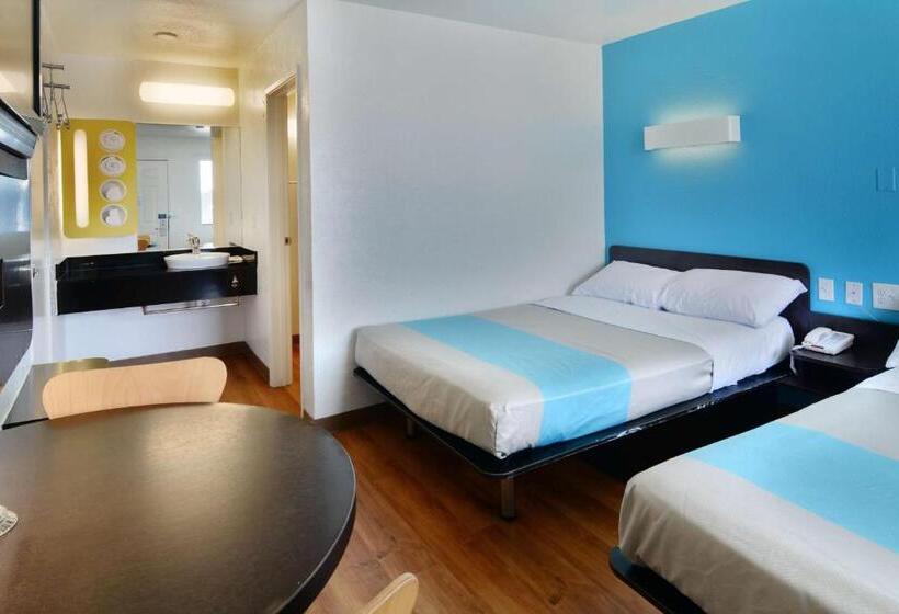 חדר סטנדרט לארבעה, Motel 6galveston, Tx