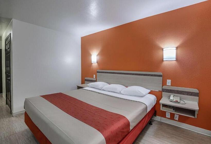 חדר דחוקס עם מיטת קינג, Motel 6 Pasadena, Tx