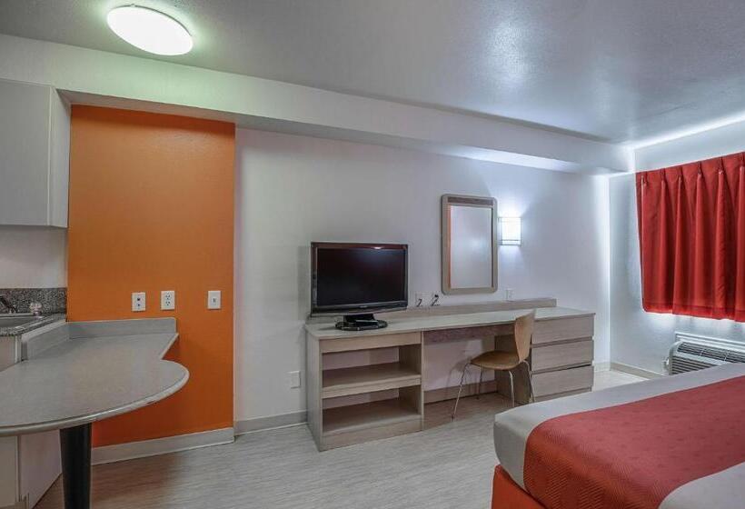 חדר דחוקס עם מיטת קינג, Motel 6 Pasadena, Tx