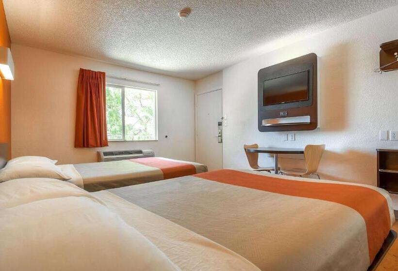 디럭스 4인 룸, Motel 6 san Diego, Ca  North