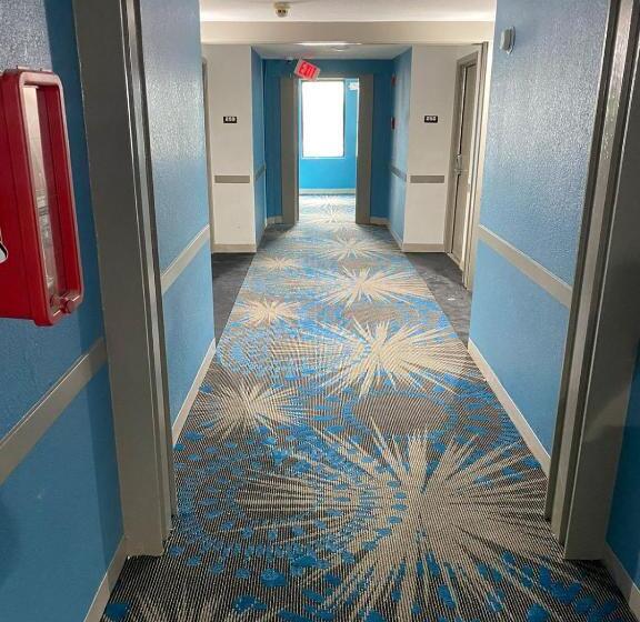 带大床的标准间, Days Inn By Wyndham Waco University Area