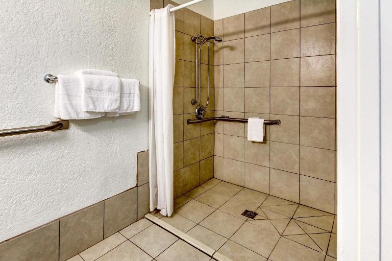 Номер Стандарт Кровать Кинг Адаптированный для Инвалидов, Days Inn By Wyndham Waco University Area