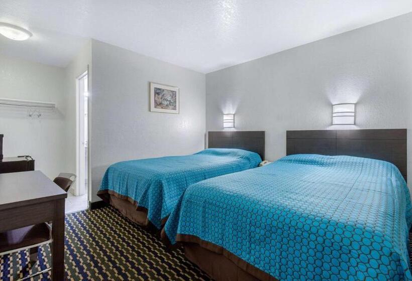 Номер Стандарт 2 Двуспальные Кровати, Rodeway Inn Winston Salem Route 52