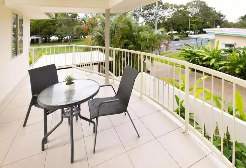 1 Bedroom Apartment River View, Noosa River Palms