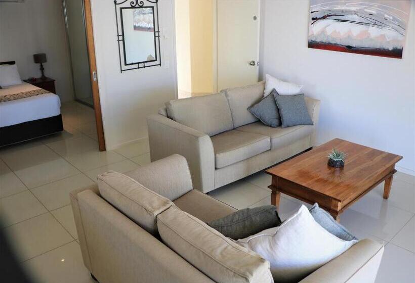 1 Bedroom Apartment River View, Noosa River Palms