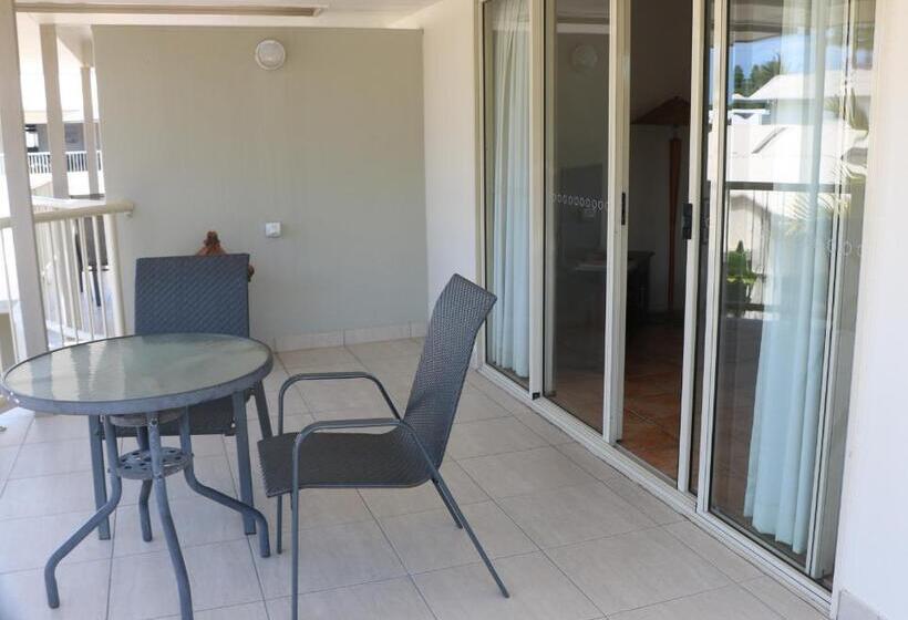 1 Bedroom Apartment River View, Noosa River Palms