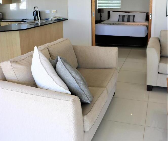 1 Bedroom Apartment River View, Noosa River Palms