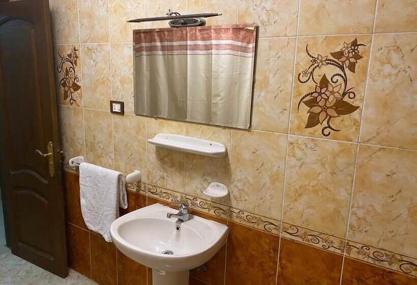 اتاق لوکس سه تخته, Rose Hotel Cairo