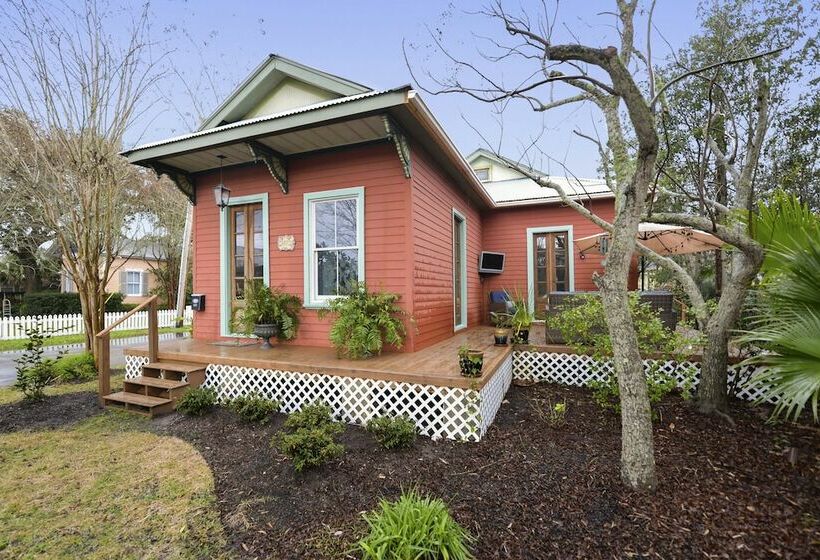 منزل غرفة نوم واحدة, Carroll House Cottages