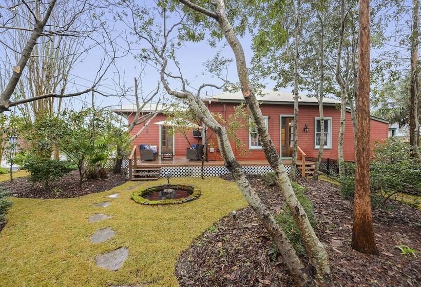 منزل غرفة نوم واحدة, Carroll House Cottages