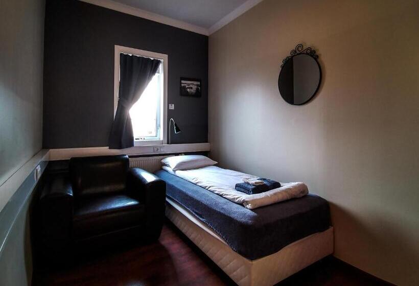 اتاق استاندارد یک تخته با سرویس بهداشتی مشترک, Nupan Deluxe