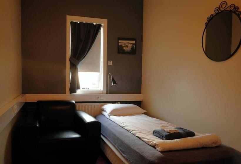 اتاق استاندارد یک تخته با سرویس بهداشتی مشترک, Nupan Deluxe