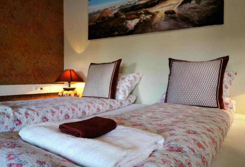 اتاق استاندارد سه نفره, Nupan Deluxe