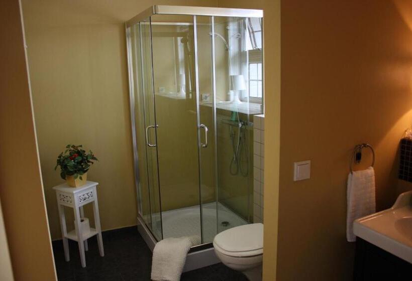 اتاق استاندارد چهار تخته, Nupan Deluxe