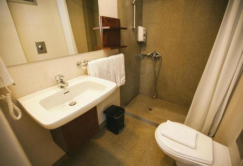 스탠다드 스튜디오 도시 전망, Du Lac