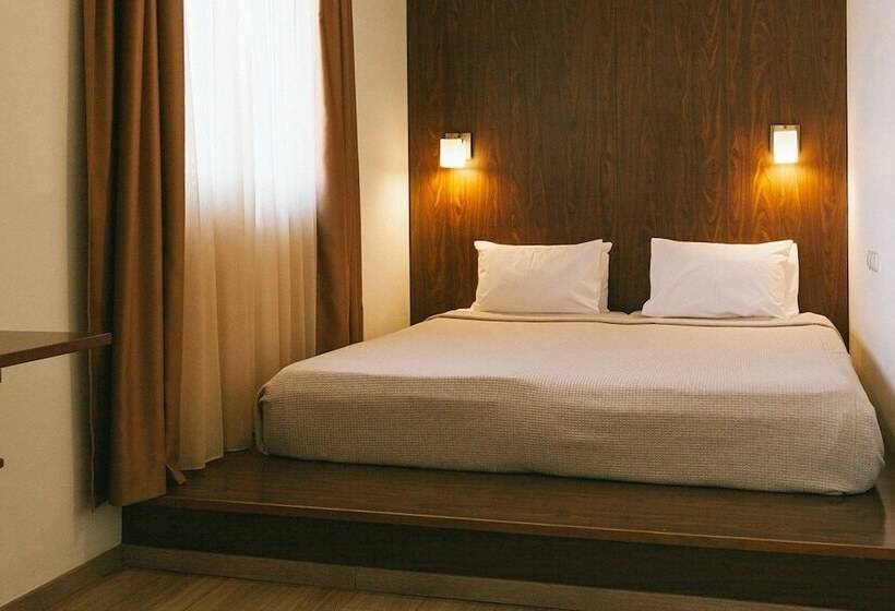 스탠다드 스튜디오 도시 전망, Du Lac