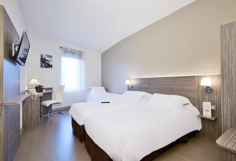 Номер Стандарт, Kyriad Saint Chely D Apcher  Aire De La Lozere