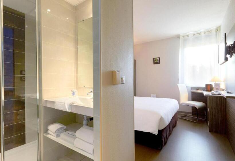 Номер Стандарт, Kyriad Saint Chely D Apcher  Aire De La Lozere