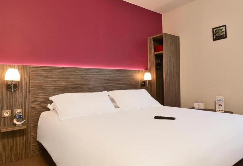 Номер Стандарт, Kyriad Saint Chely D Apcher  Aire De La Lozere