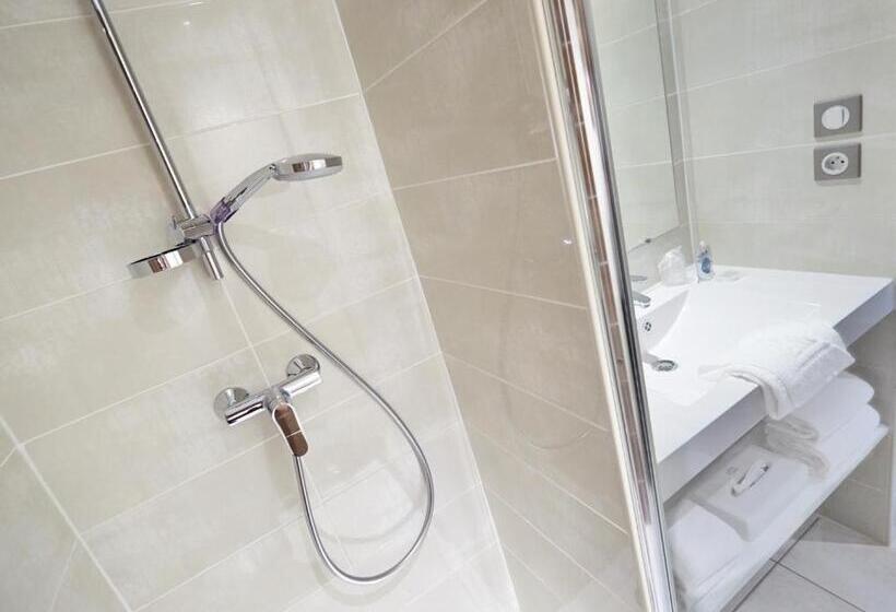 Номер Стандарт, Kyriad Saint Chely D Apcher  Aire De La Lozere