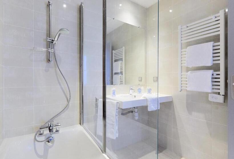 Номер Стандарт Трехместный, Kyriad Saint Chely D Apcher  Aire De La Lozere