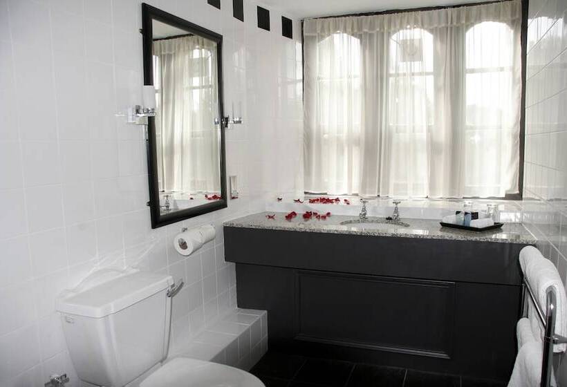 غرفة ديلوكس, Manor House