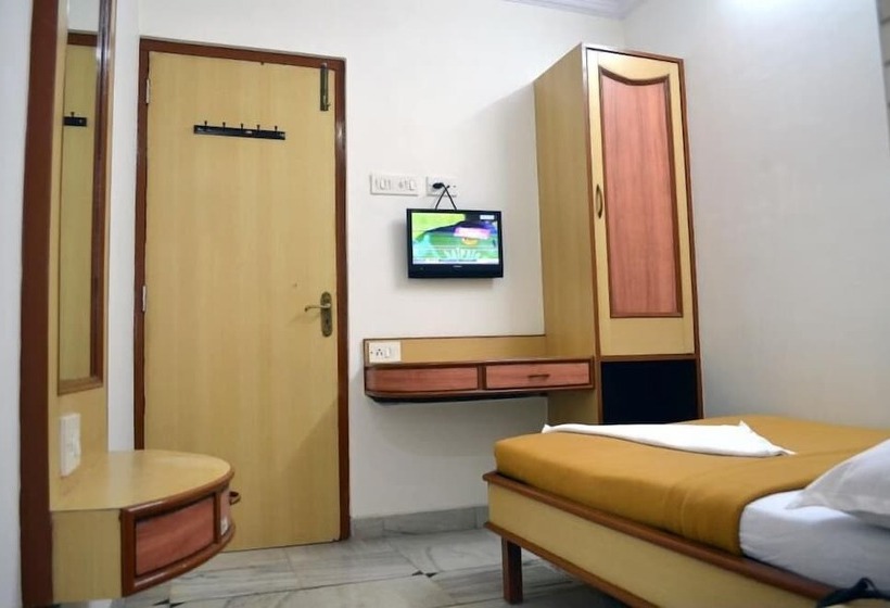 اتاق استاندارد, New Deepak