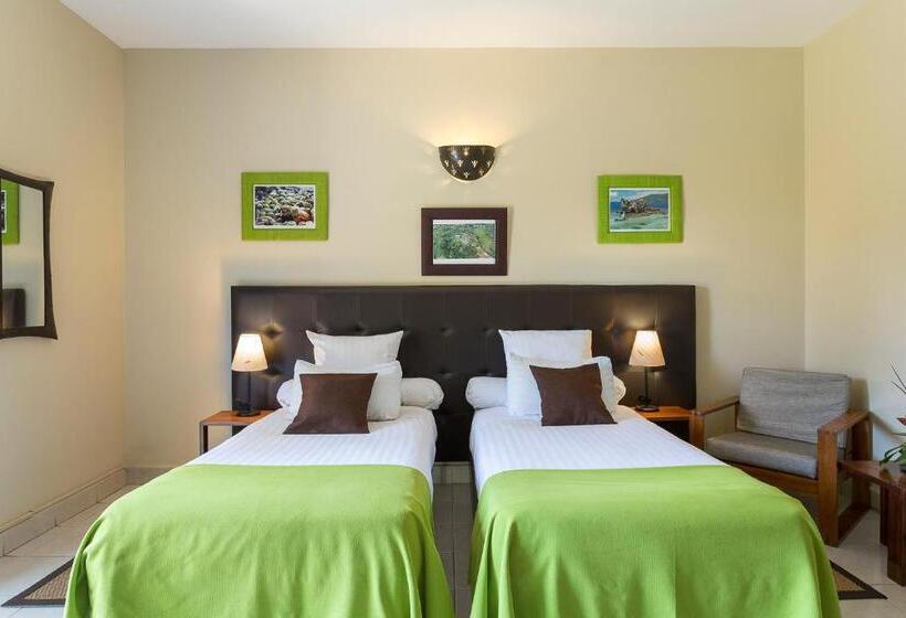 اتاق استاندارد, Relais Des Plateaux & Spa– Ivato International Airport