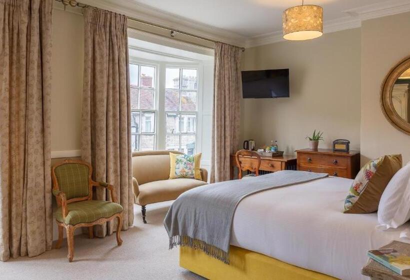 غرفة سوبيريور سرير كينج, The Bear