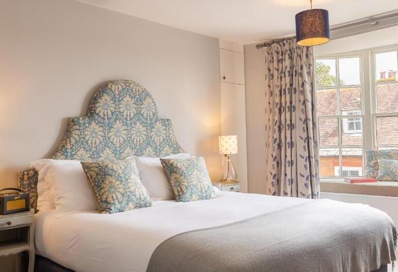 غرفة ديلوكس, The Bear