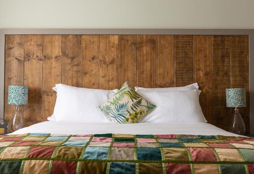 غرفة ديلوكس, The Bear