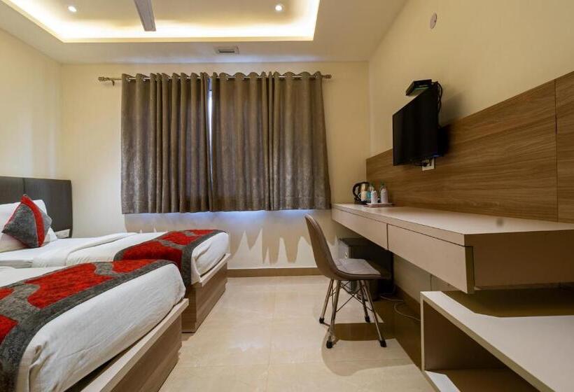 Quarto standard, Tripple Tree   Karol Bagh