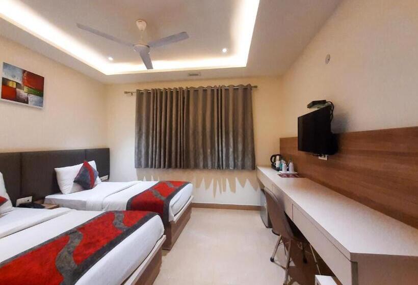 Quarto standard, Tripple Tree   Karol Bagh