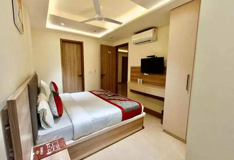 デラックスルーム, Tripple Tree   Karol Bagh