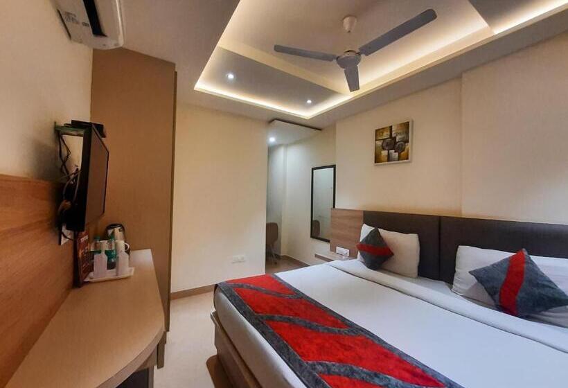 Quarto deluxe, Tripple Tree   Karol Bagh