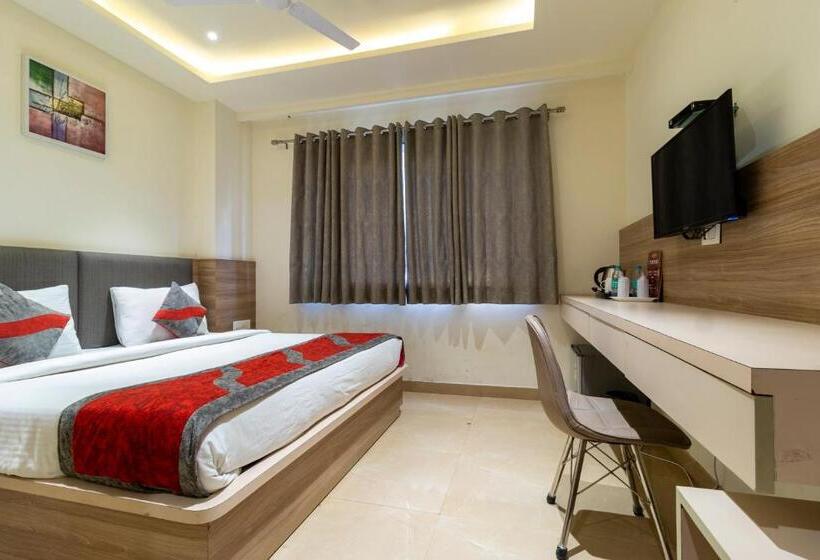 Quarto superior, Tripple Tree   Karol Bagh